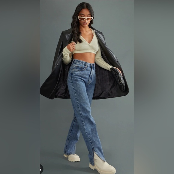 PrettyLittleThing Denim - PLT Mid Blue Wash Split Hem Straight Leg Jeans